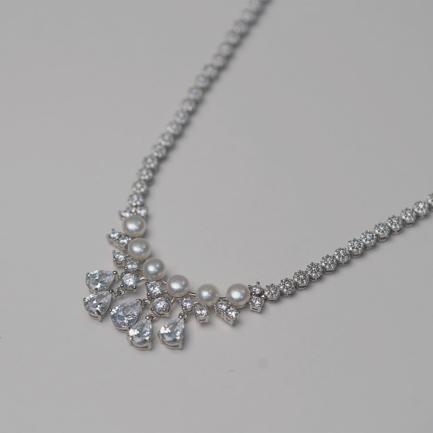 Parure en argent 925 rhodié avec pierres de cultures