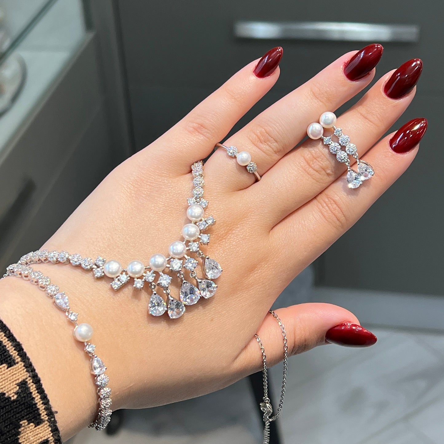 Parure en argent 925 rhodié avec pierres de cultures