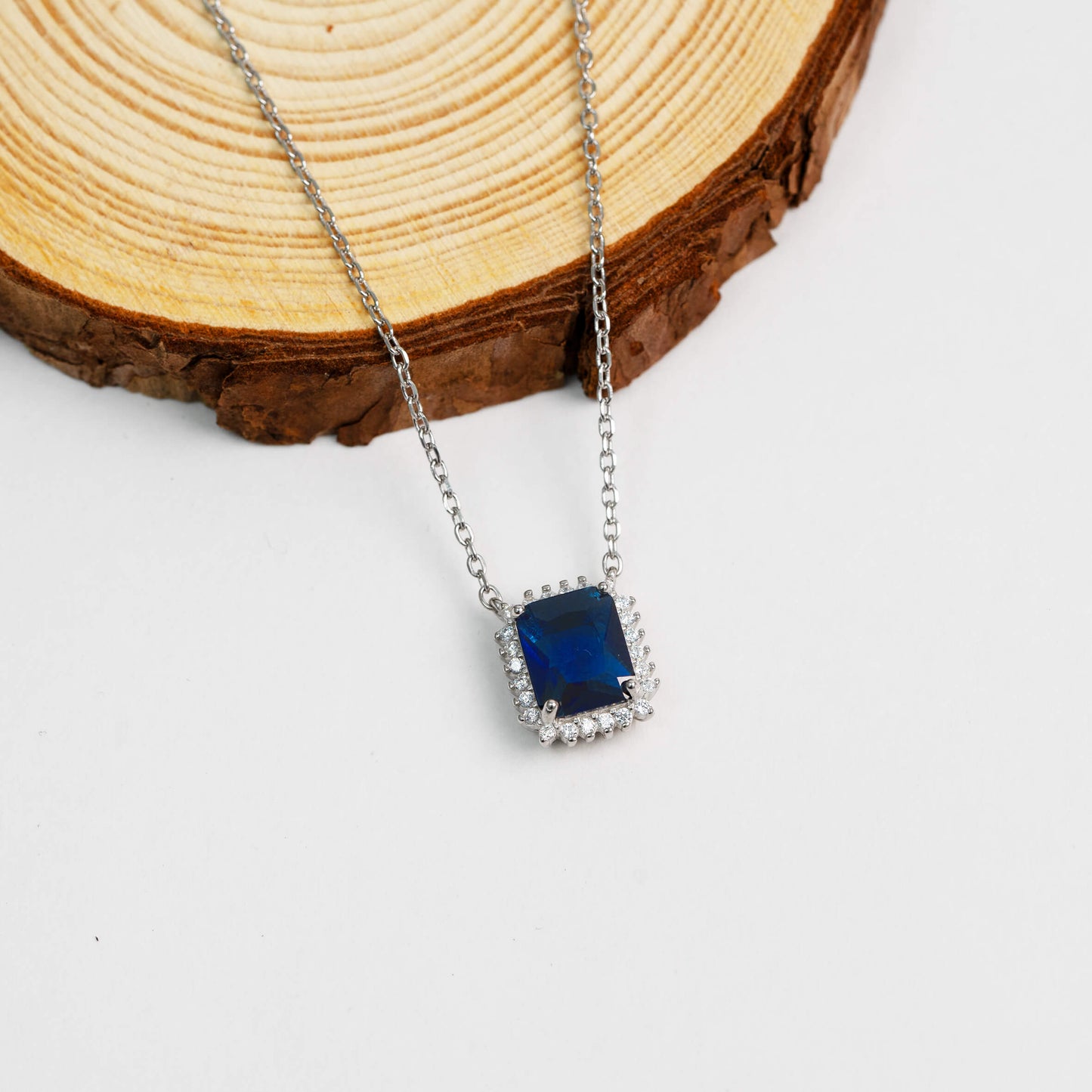 chaine 048