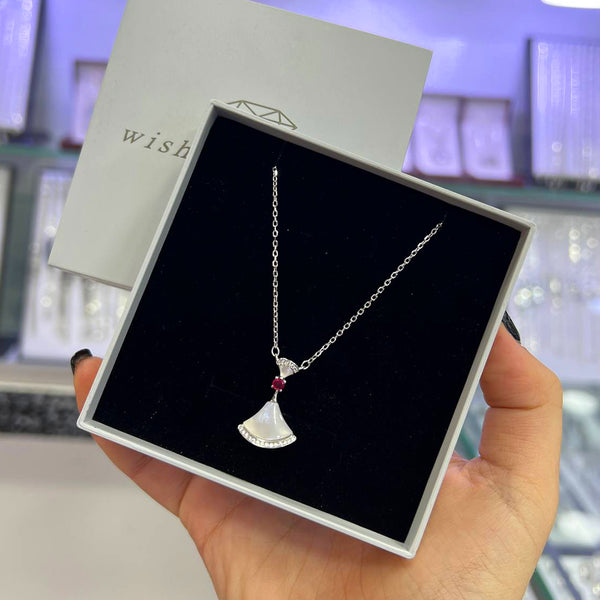 COLLIER 011